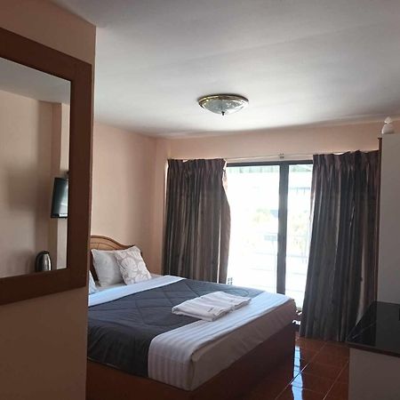 Patong Rose Guest House 50M To Beach Екстер'єр фото