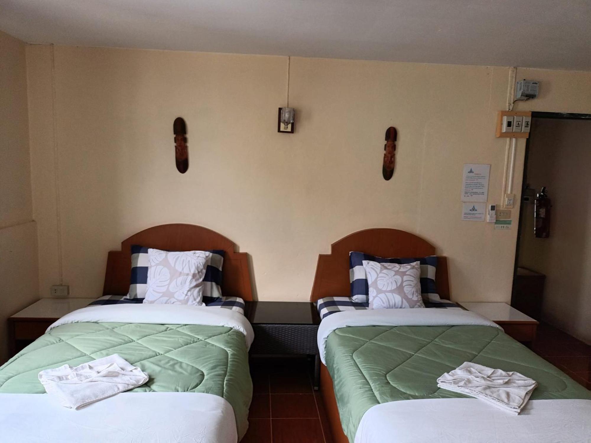 Patong Rose Guest House 50M To Beach Екстер'єр фото