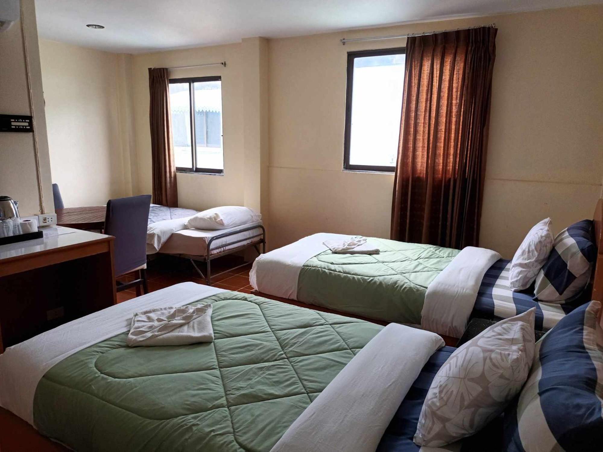 Patong Rose Guest House 50M To Beach Екстер'єр фото