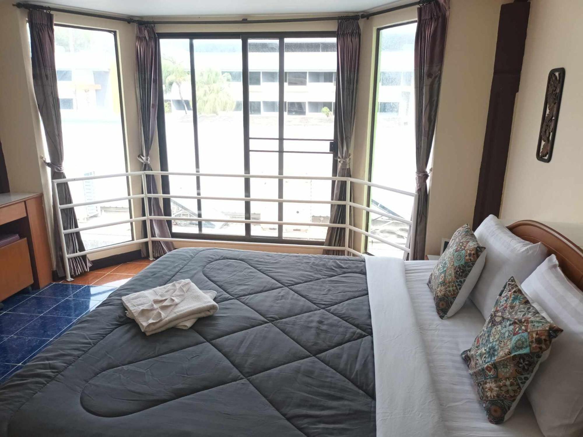 Patong Rose Guest House 50M To Beach Екстер'єр фото