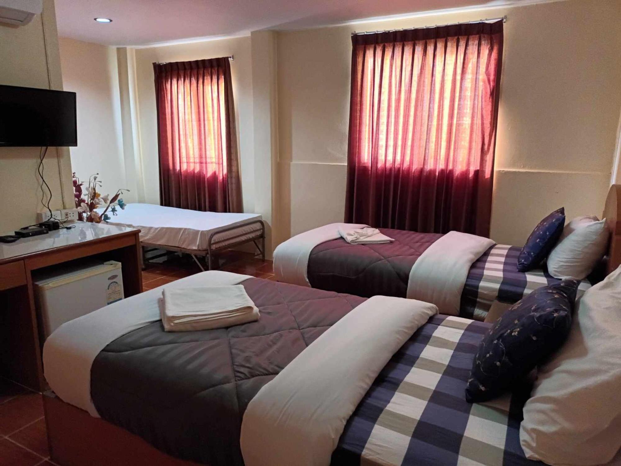 Patong Rose Guest House 50M To Beach Екстер'єр фото