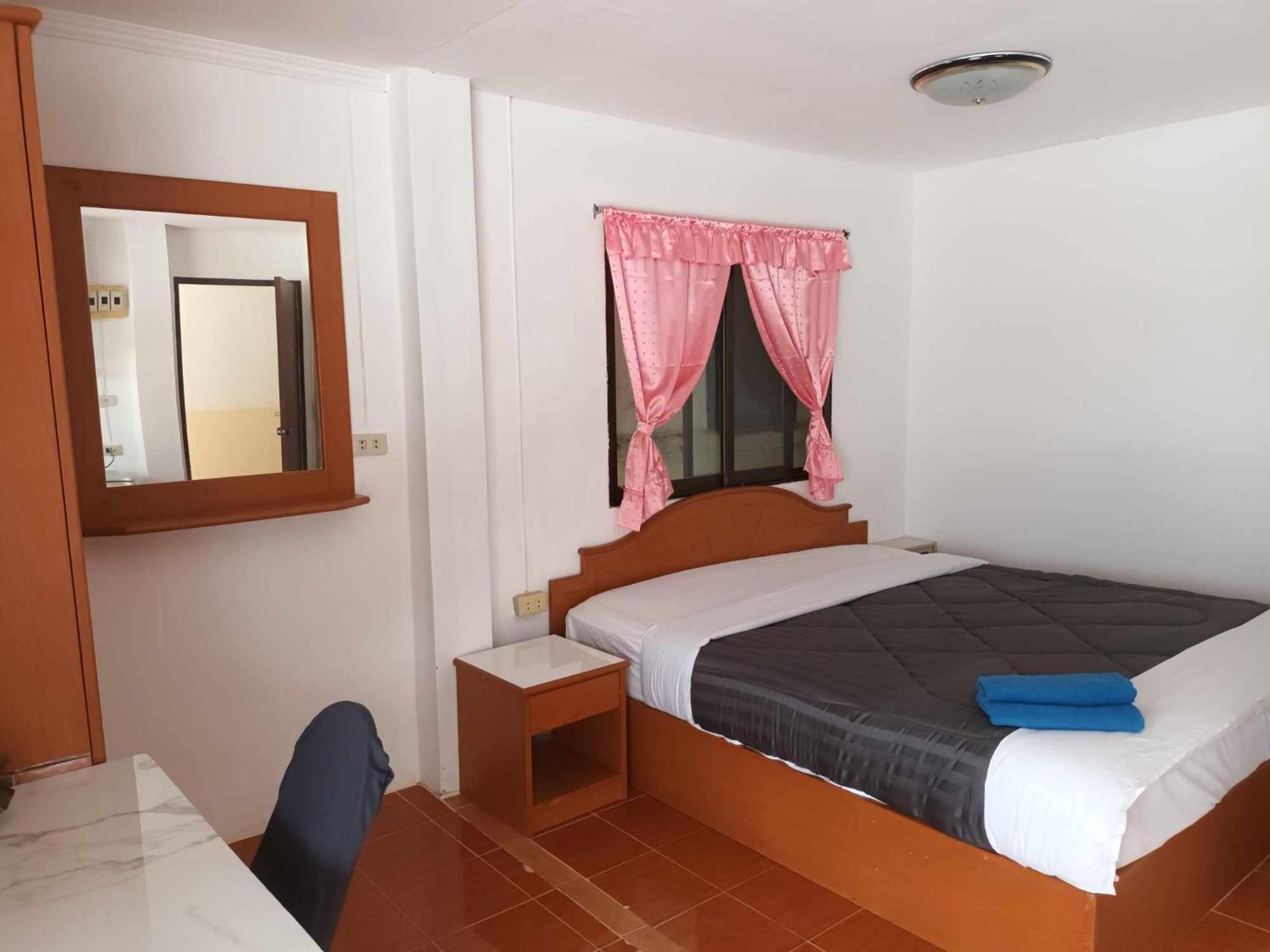 Patong Rose Guest House 50M To Beach Екстер'єр фото