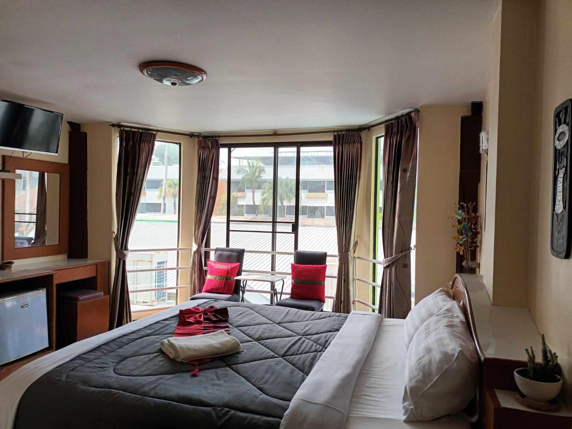 Patong Rose Guest House 50M To Beach Екстер'єр фото