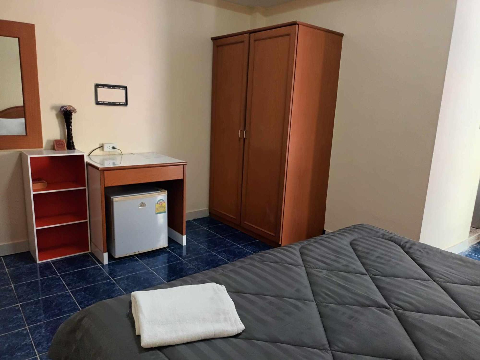Patong Rose Guest House 50M To Beach Екстер'єр фото