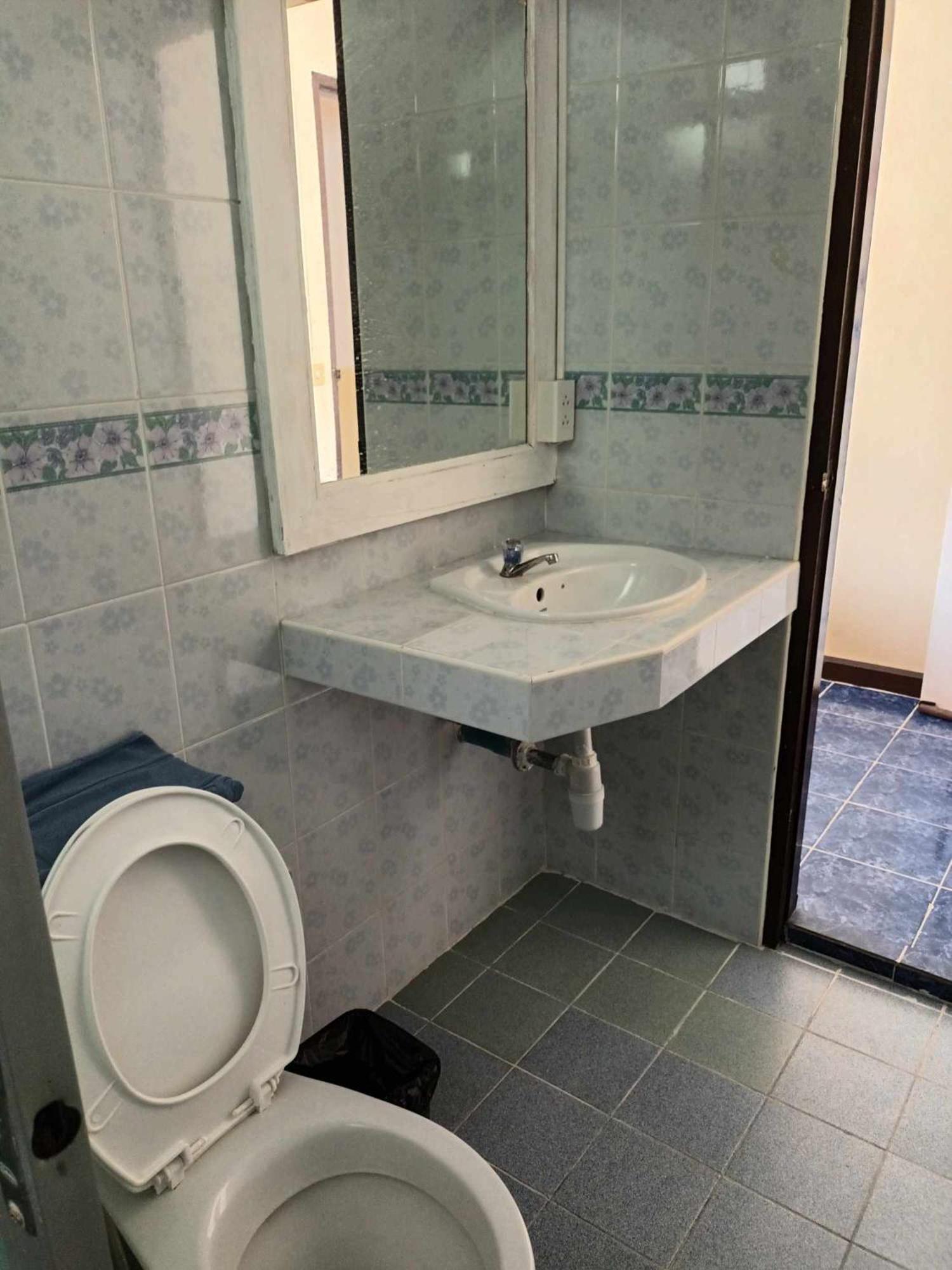 Patong Rose Guest House 50M To Beach Екстер'єр фото