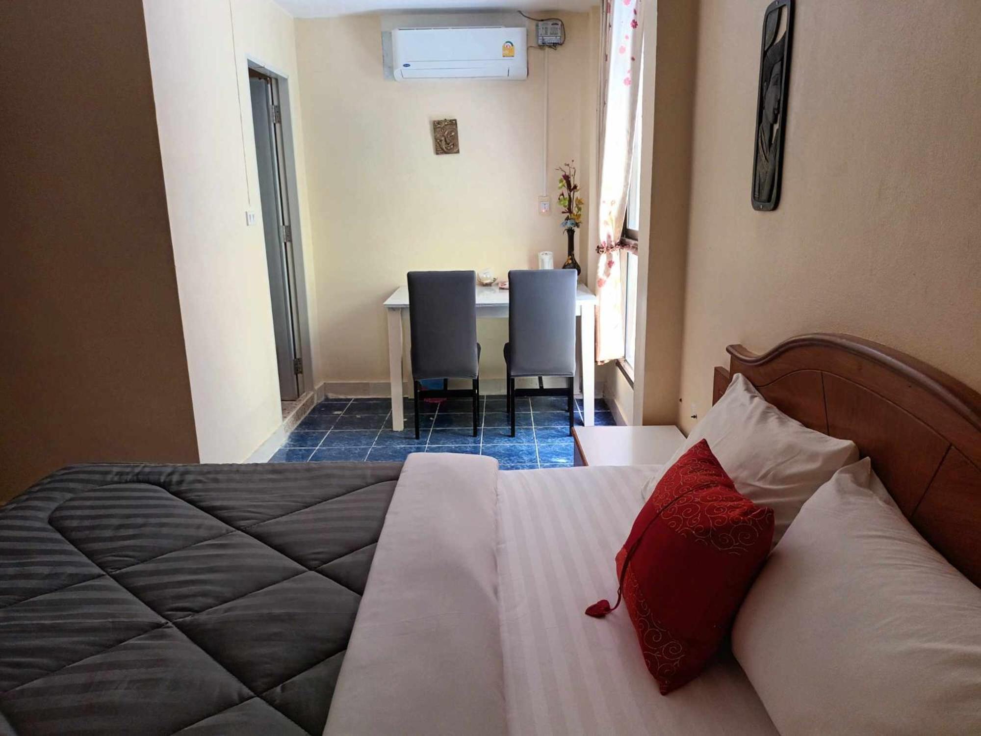 Patong Rose Guest House 50M To Beach Екстер'єр фото