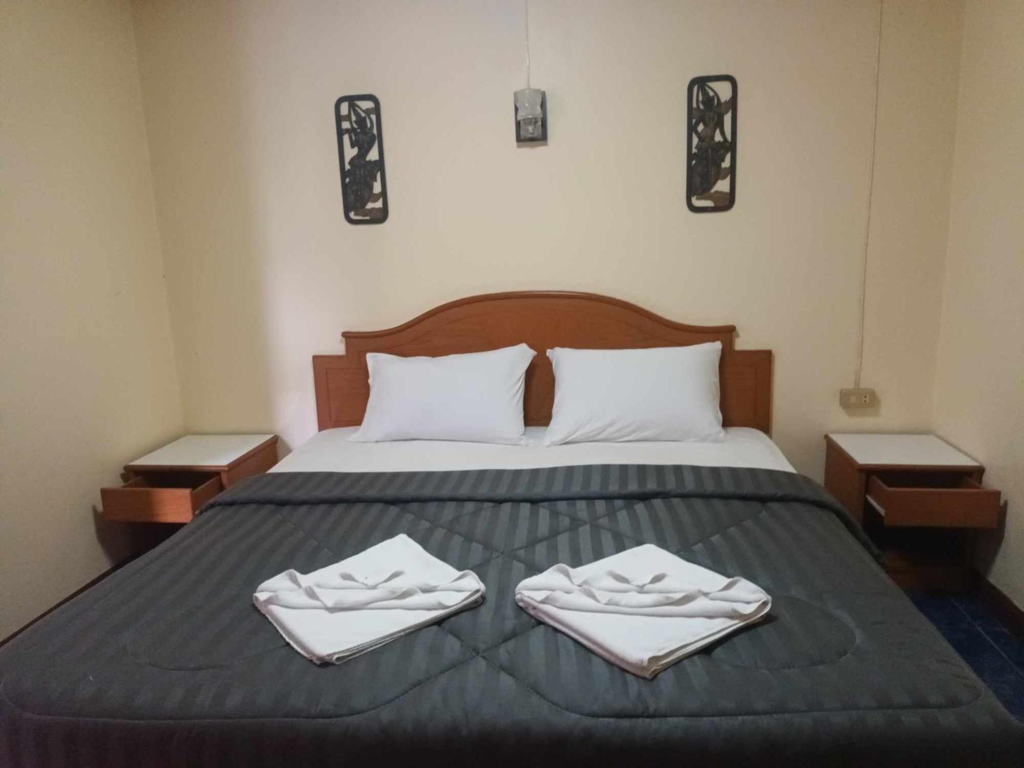 Patong Rose Guest House 50M To Beach Екстер'єр фото